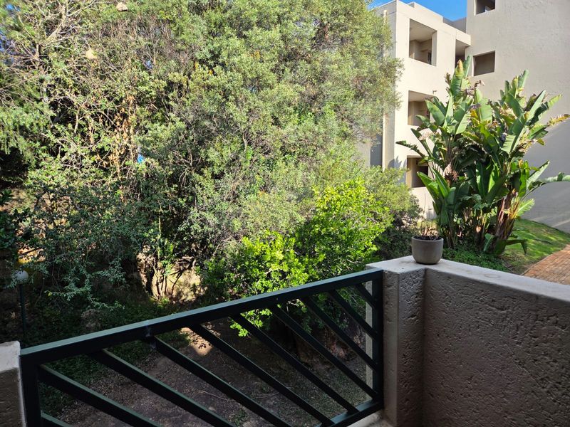 Well maintained, first floor, One Bedroom Apartment. - Photo 6