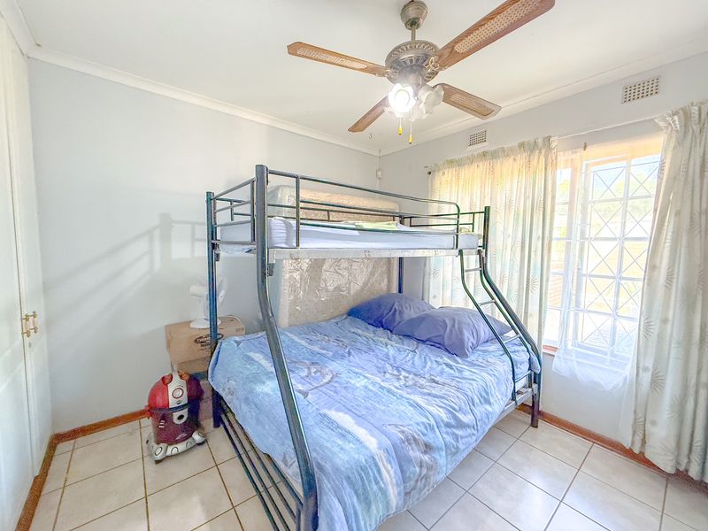 Spacious 3 Bedroom Townhouse in Secure Complex - Photo 7