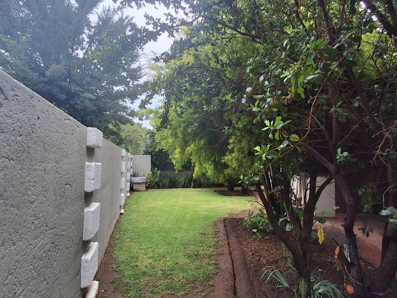 Immaculate Condition and Well kept 3 Bedroom Family home in Falconridge, Vereeniging. - Photo 7
