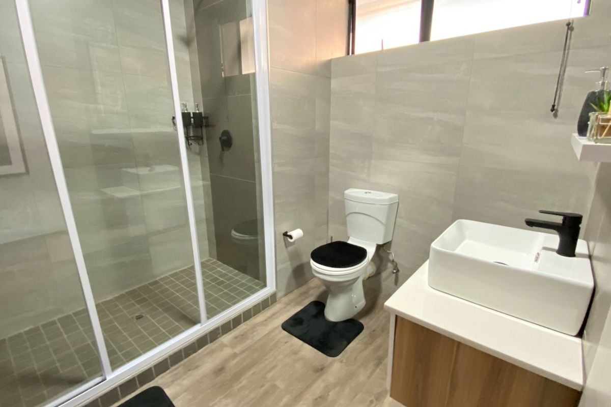 Ultra-Modern 2-Bedroom Apartment for Sale in Menlo Park – A Prime Investment Opportunity! - Photo 3