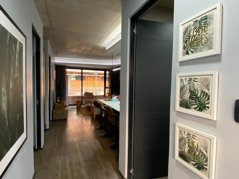 Ultra-Modern 2-Bedroom Apartment for Sale in Menlo Park – A Prime Investment Opportunity! - Photo 2