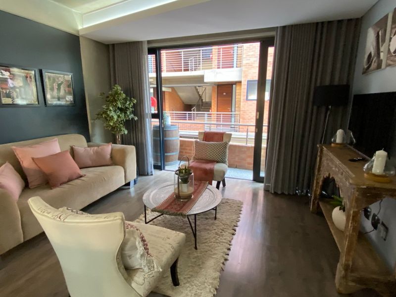 CALLING ALL INVESTORS! 2 Bed 2 Bath on Offer in Menlo Park - Photo 8