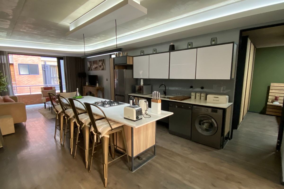 CALLING ALL INVESTORS! 2 Bed 2 Bath on Offer in Menlo Park - Photo 3