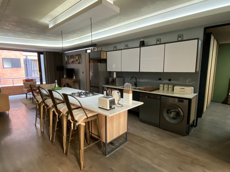 CALLING ALL INVESTORS! 2 Bed 2 Bath on Offer in Menlo Park - Photo 3