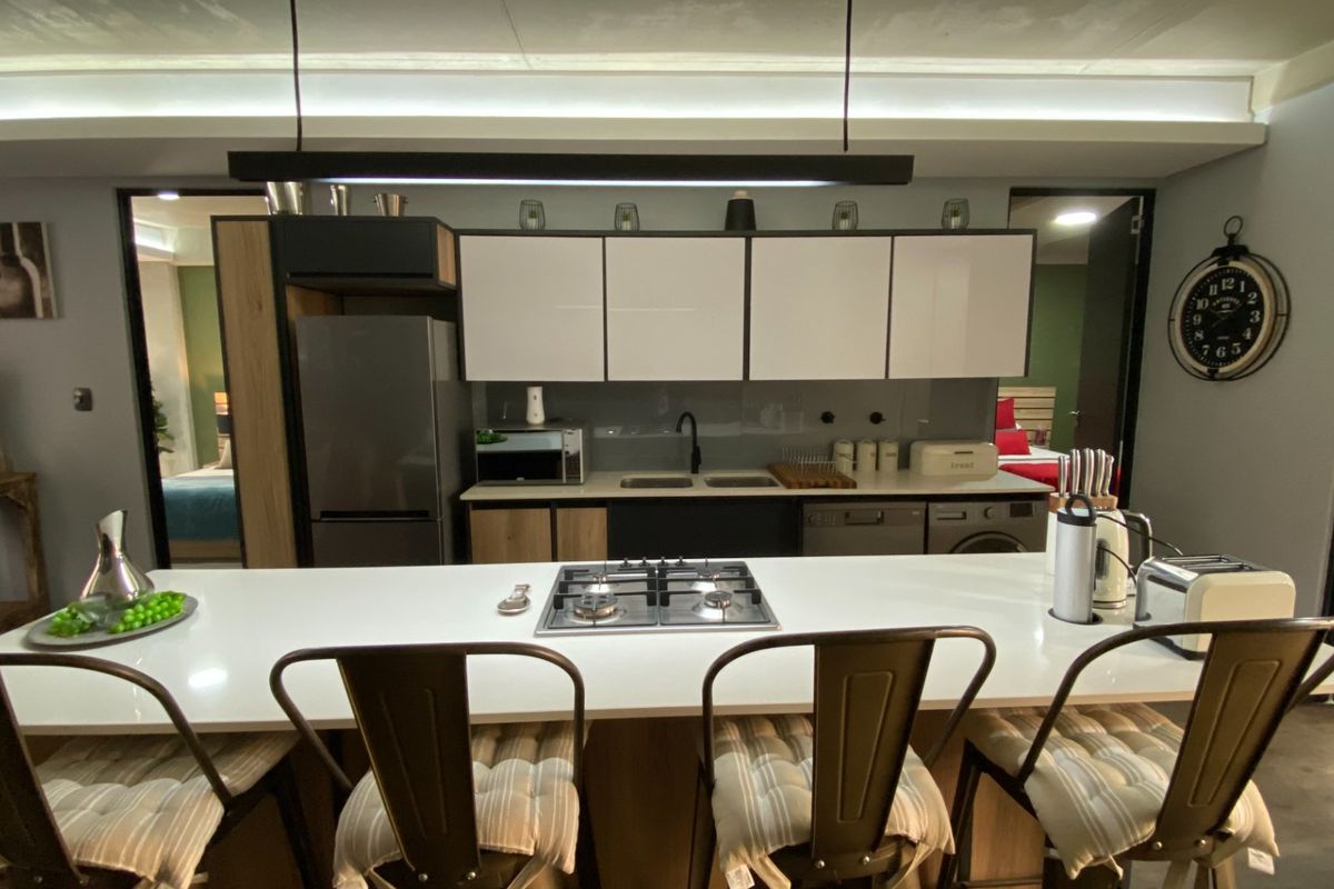 CALLING ALL INVESTORS! 2 Bed 2 Bath on Offer in Menlo Park - Photo 4