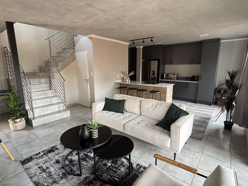 Modern 3 Bedroom family home on Offer! - Photo 3