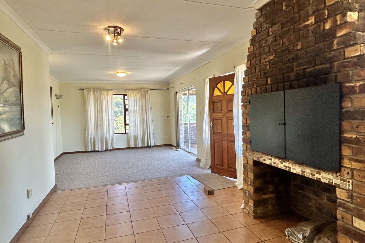 Elegant 4-Bedroom Home with Dual Living Potential – Wavecrest, Jeffreys Bay - Photo 4