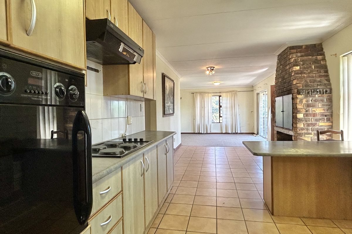 Elegant 4-Bedroom Home with Dual Living Potential – Wavecrest, Jeffreys Bay - Photo 5