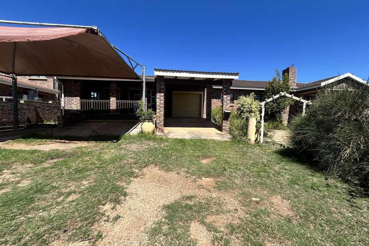 Elegant 4-Bedroom Home with Dual Living Potential – Wavecrest, Jeffreys Bay - Photo 2