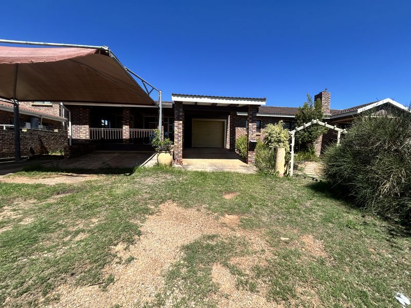 Elegant 4-Bedroom Home with Dual Living Potential – Wavecrest, Jeffreys Bay - Photo 2