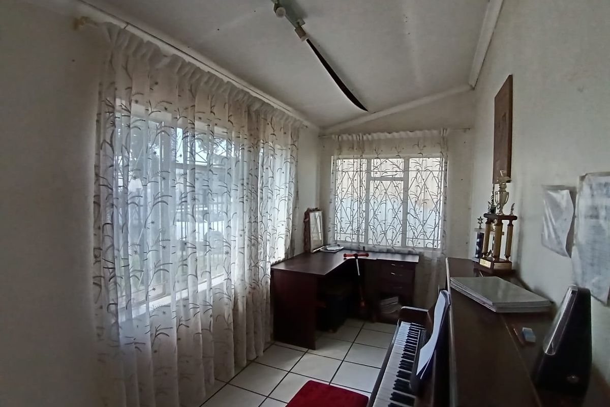 Big Stand, Big Potential, Bonus Flatlet and Covered Parking in Brakpan Central - Photo 5