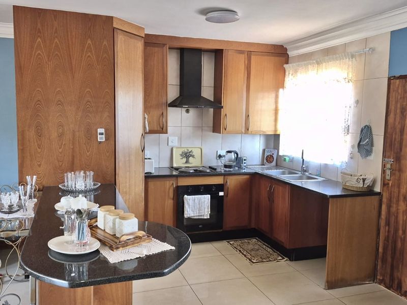 Charming and cute 2 bedroom townhouse in model park - Photo 10