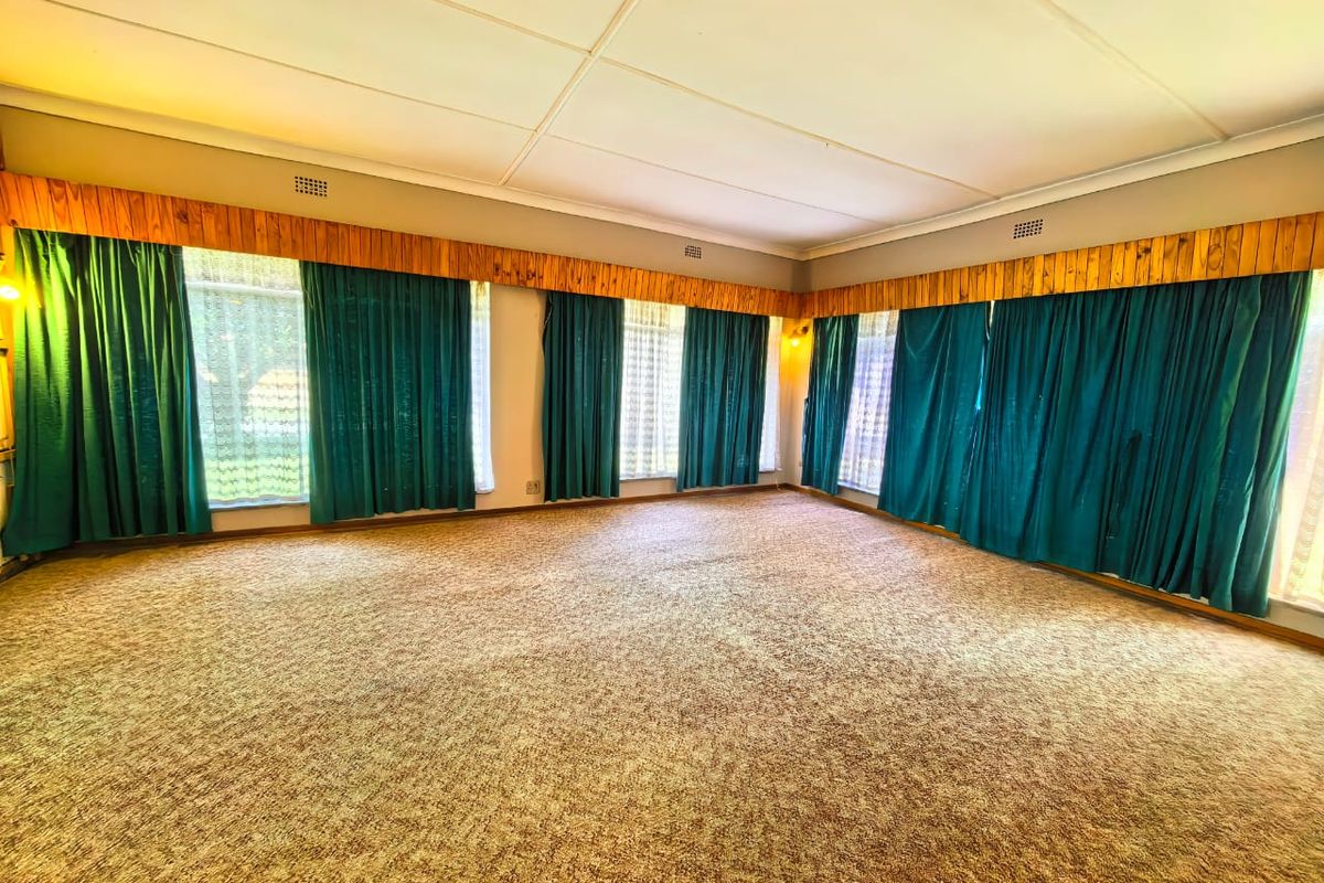 Space is the keyword in this family house, close to shopping centres and all other amenities - Photo 3