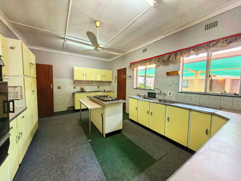 Space is the keyword in this family house, close to shopping centres and all other amenities - Photo 10