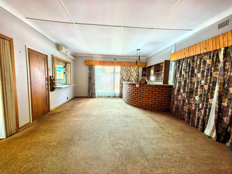 Space is the keyword in this family house, close to shopping centres and all other amenities - Photo 6