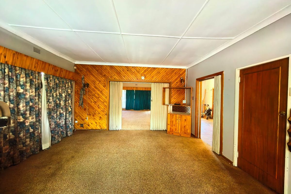 Space is the keyword in this family house, close to shopping centres and all other amenities - Photo 5