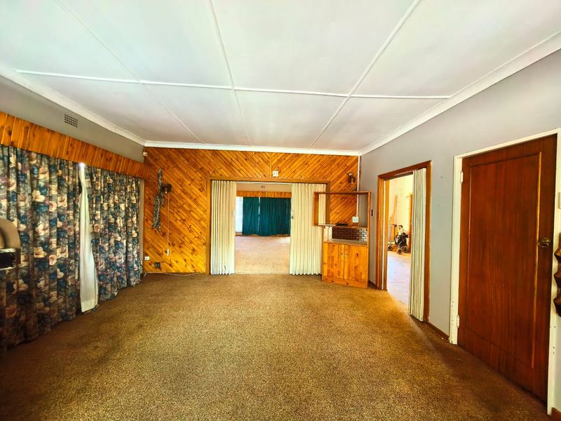 Space is the keyword in this family house, close to shopping centres and all other amenities - Photo 5