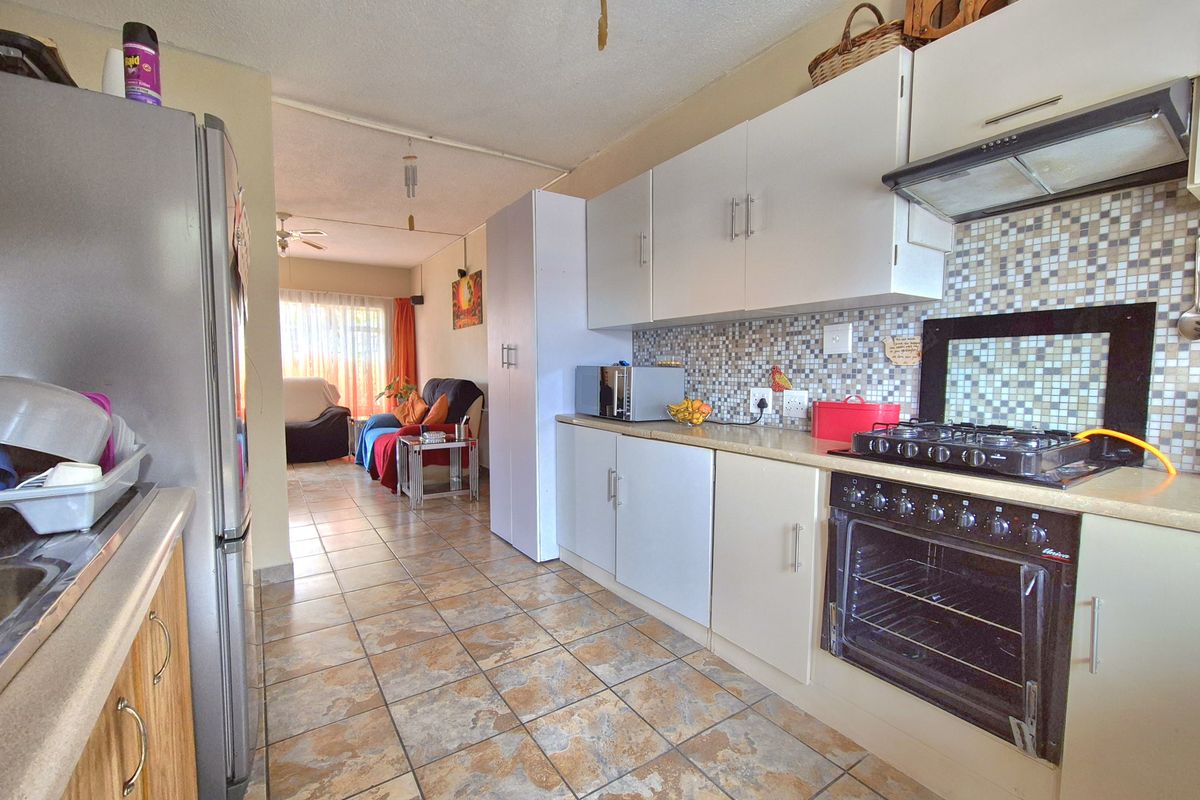 Apartment For Sale In Brakpan - Photo 5