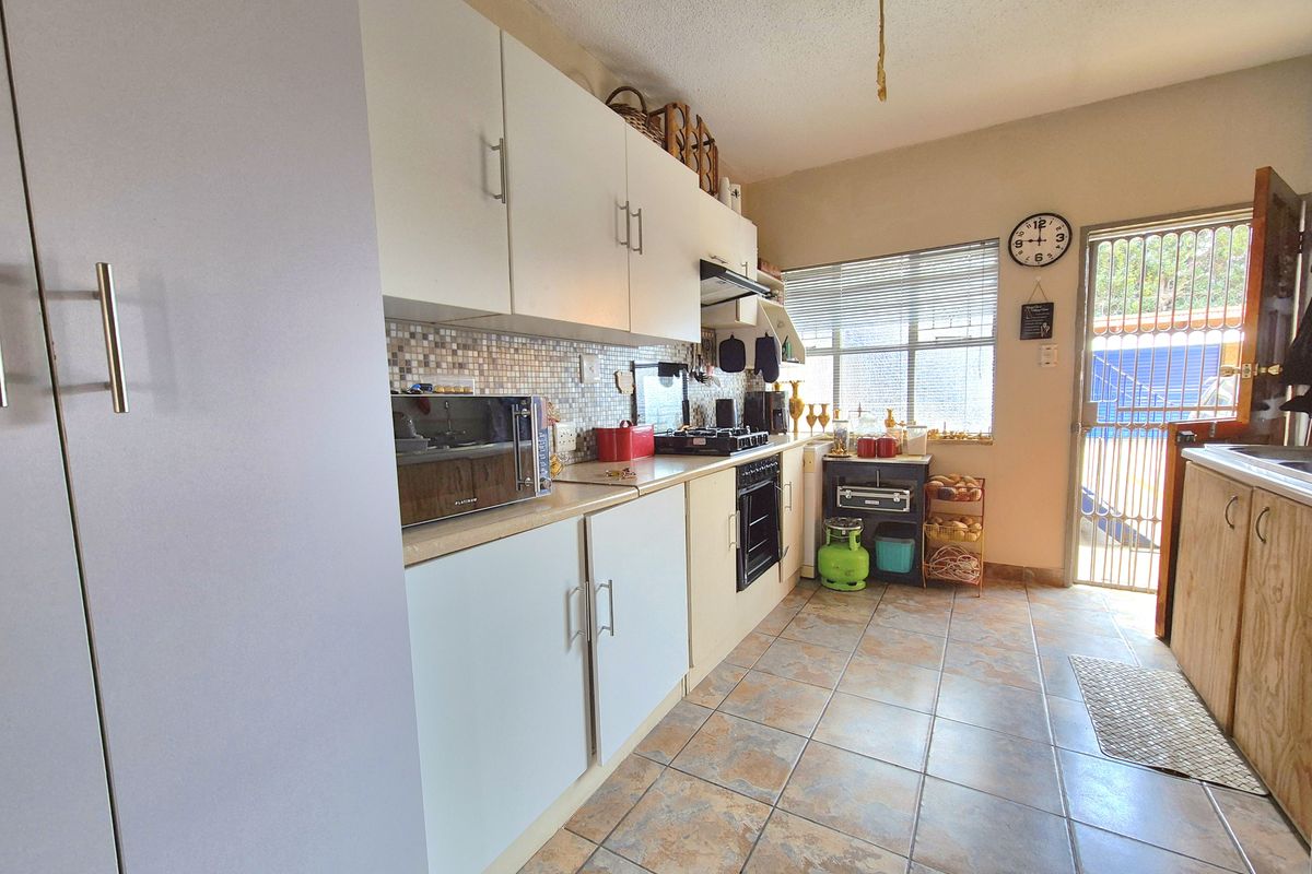 Apartment For Sale In Brakpan - Photo 4