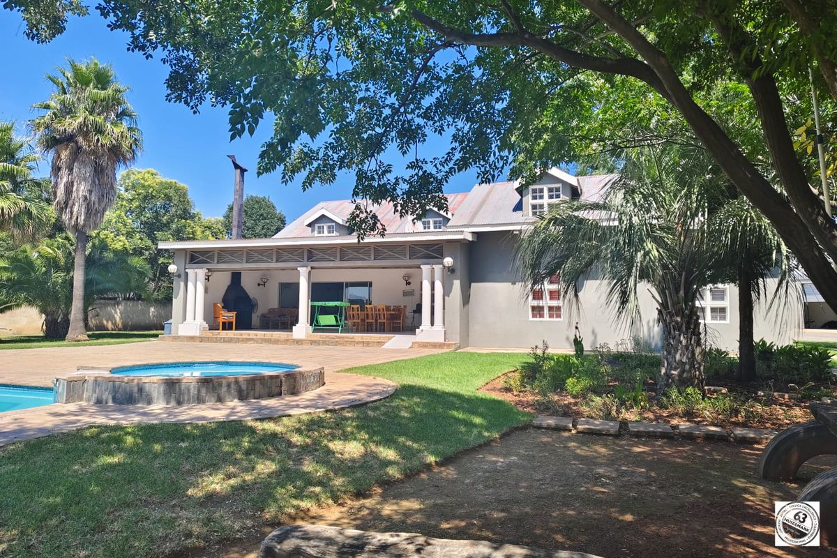 RIVERFRONT GEM! - Photo 4