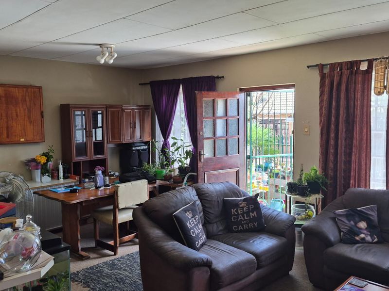 Looking for a first time buyer. Model park townhouse - Photo 6