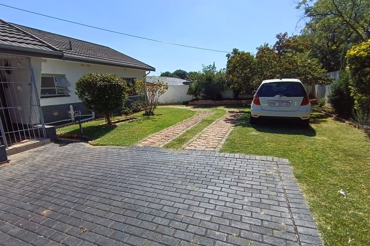 4 Bedroom House Queenswood - Photo 3