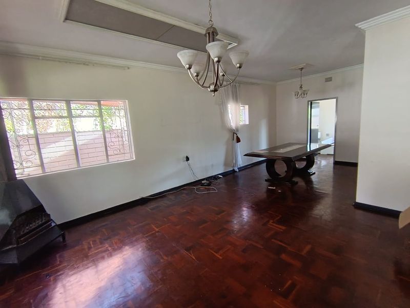 4 Bedroom House Queenswood - Photo 8