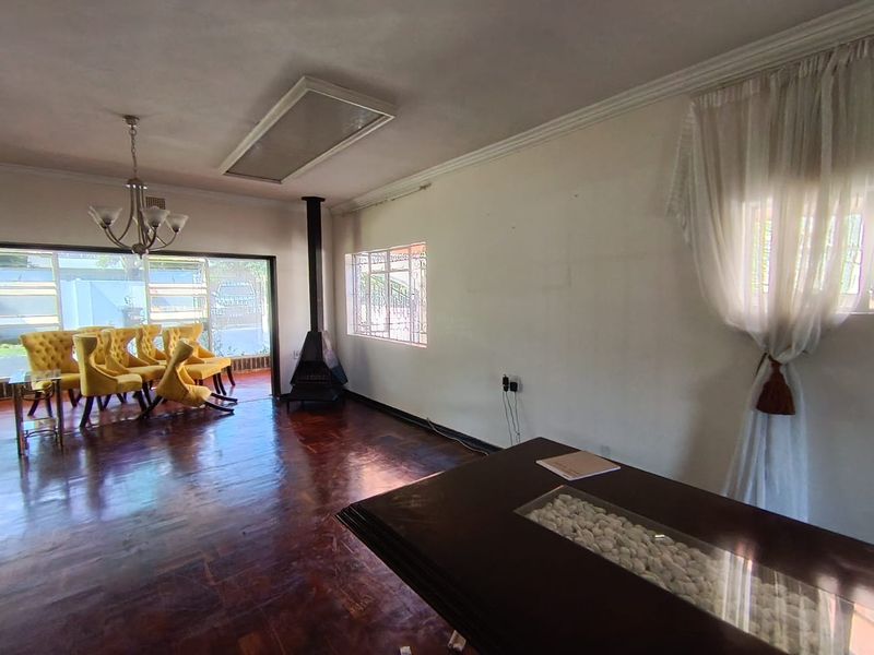 4 Bedroom House Queenswood - Photo 9