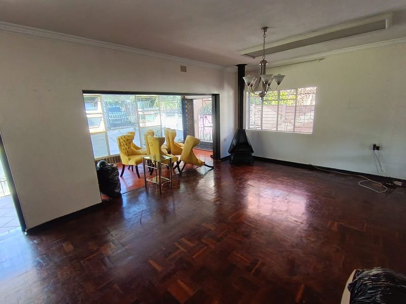 4 Bedroom House Queenswood - Photo 7