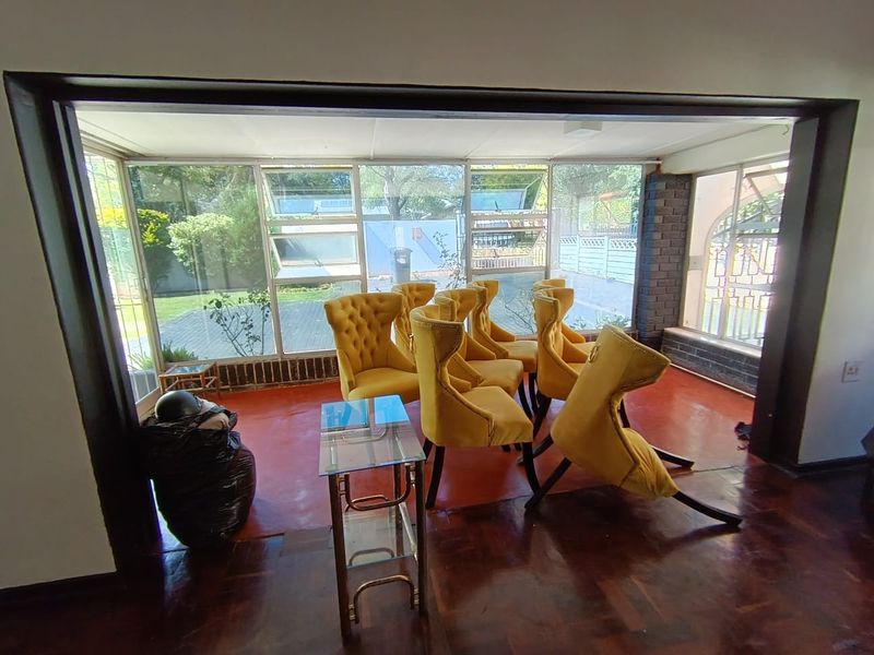 4 Bedroom House Queenswood - Photo 6