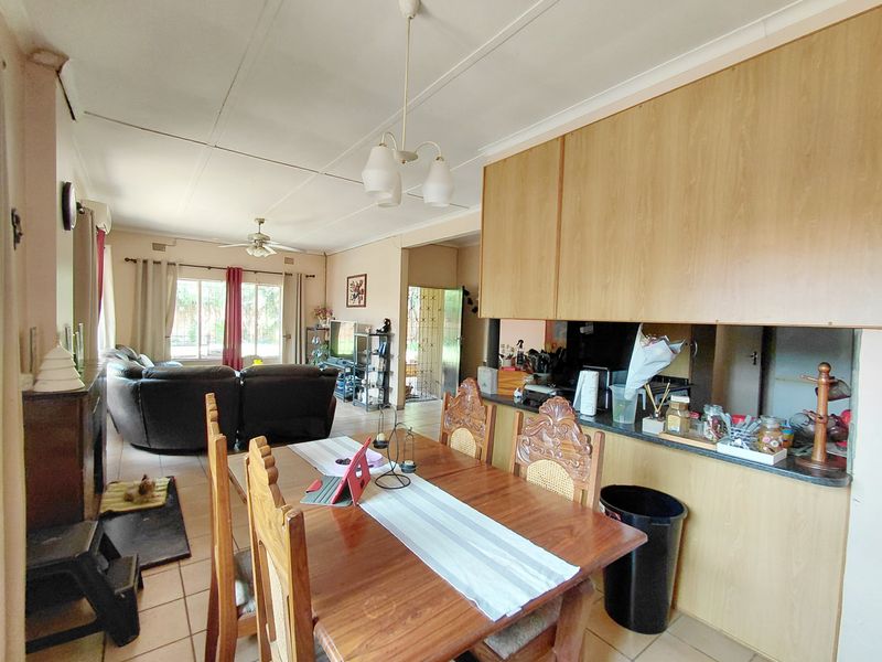 Spacious 3 Bedroom Home with Income-Generating Flatlet in Moregloed - Photo 10