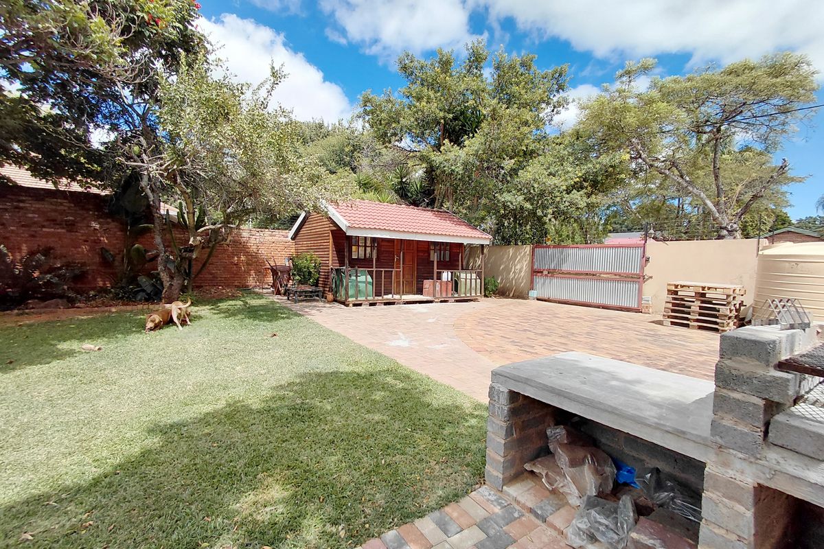 Spacious 3 Bedroom Home with Income-Generating Flatlet in Moregloed - Photo 5