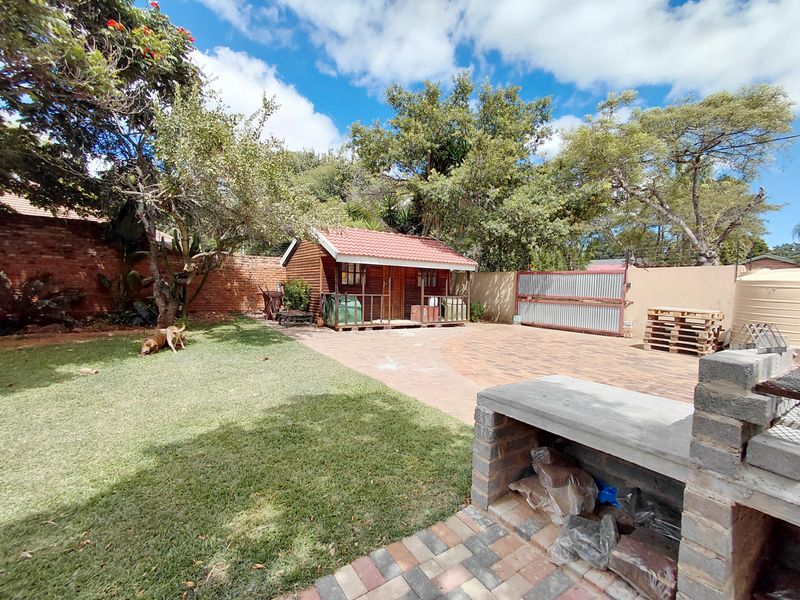 Spacious 3 Bedroom Home with Income-Generating Flatlet in Moregloed - Photo 5