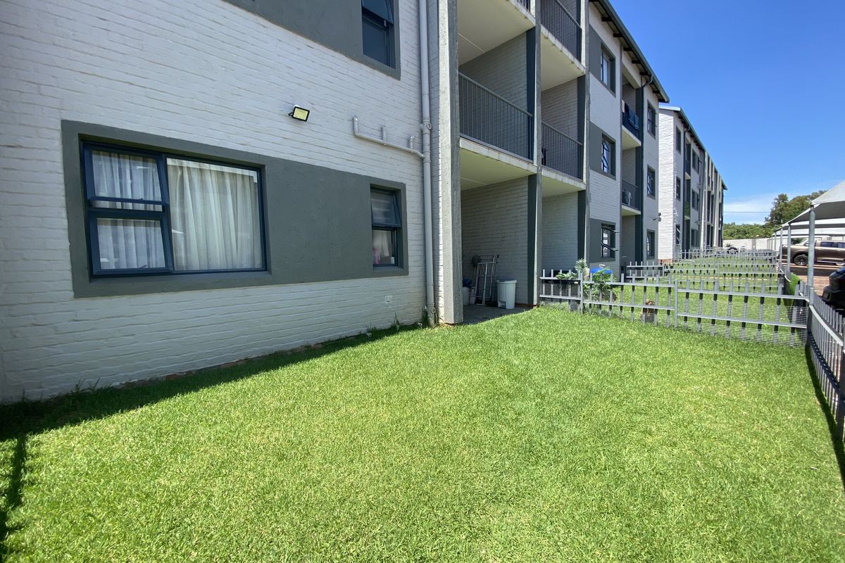 2 Bedroom Apartment For Sale in Rynfield - Photo 5