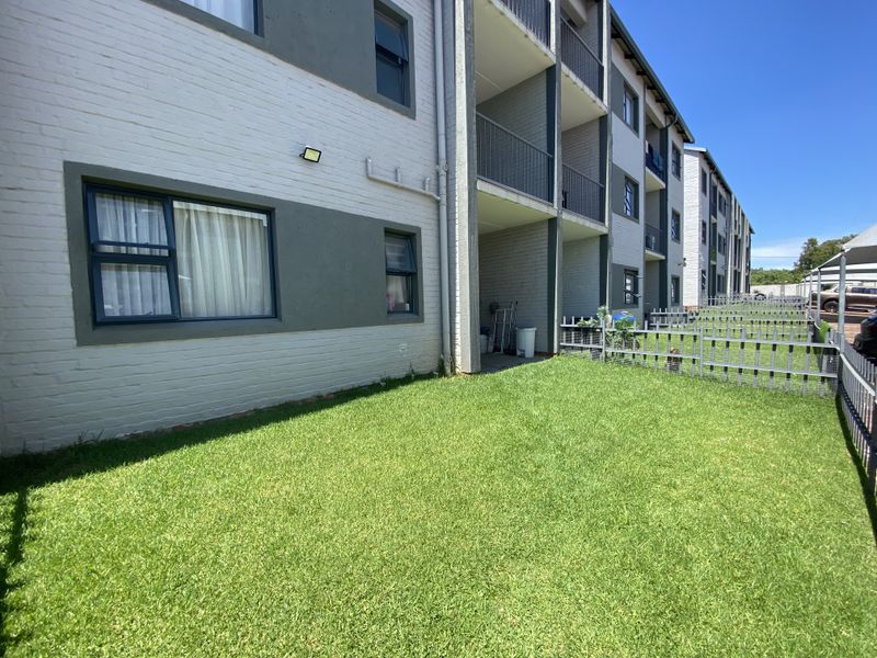 2 Bedroom Apartment For Sale in Rynfield - Photo 5