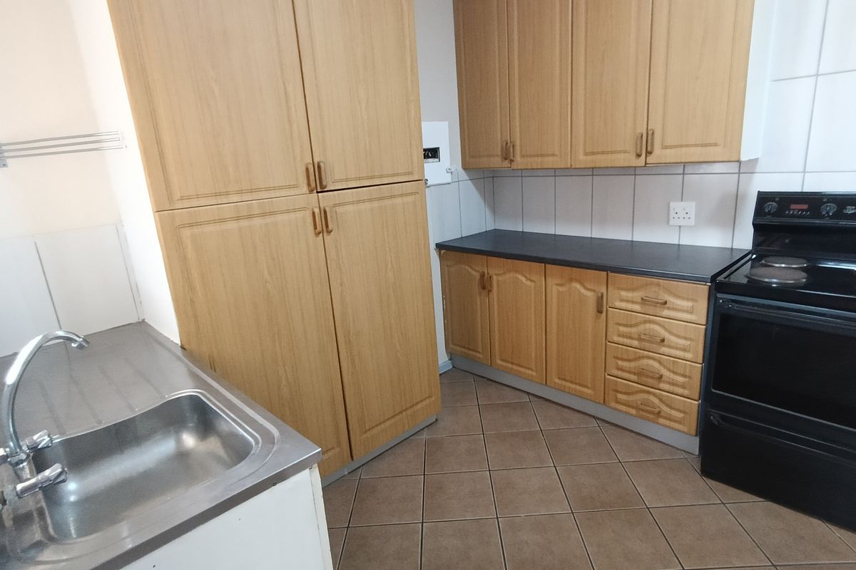 Recently renovated and ready to move in! - Photo 5