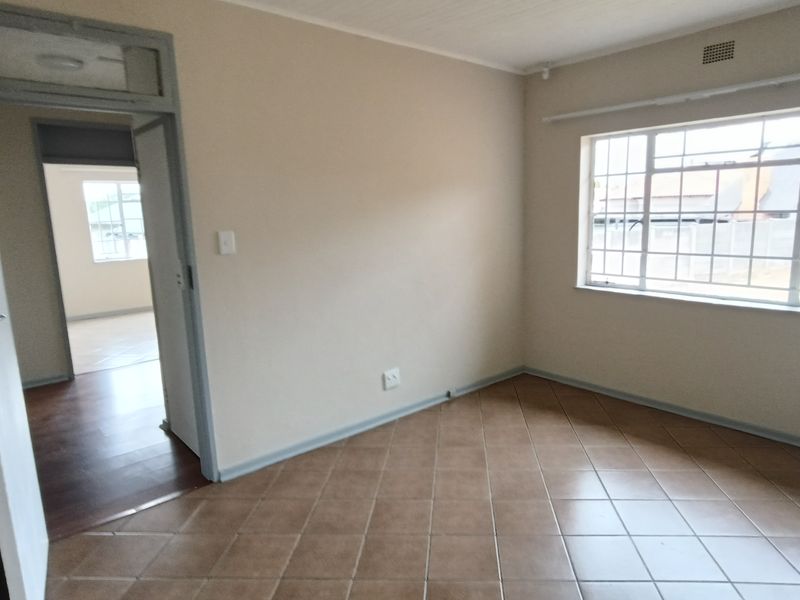 Recently renovated and ready to move in! - Photo 10