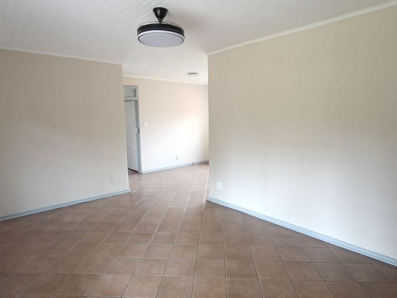 Recently renovated and ready to move in! - Photo 9