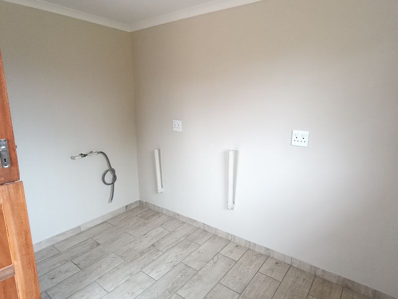 Recently renovated and ready to move in! - Photo 8