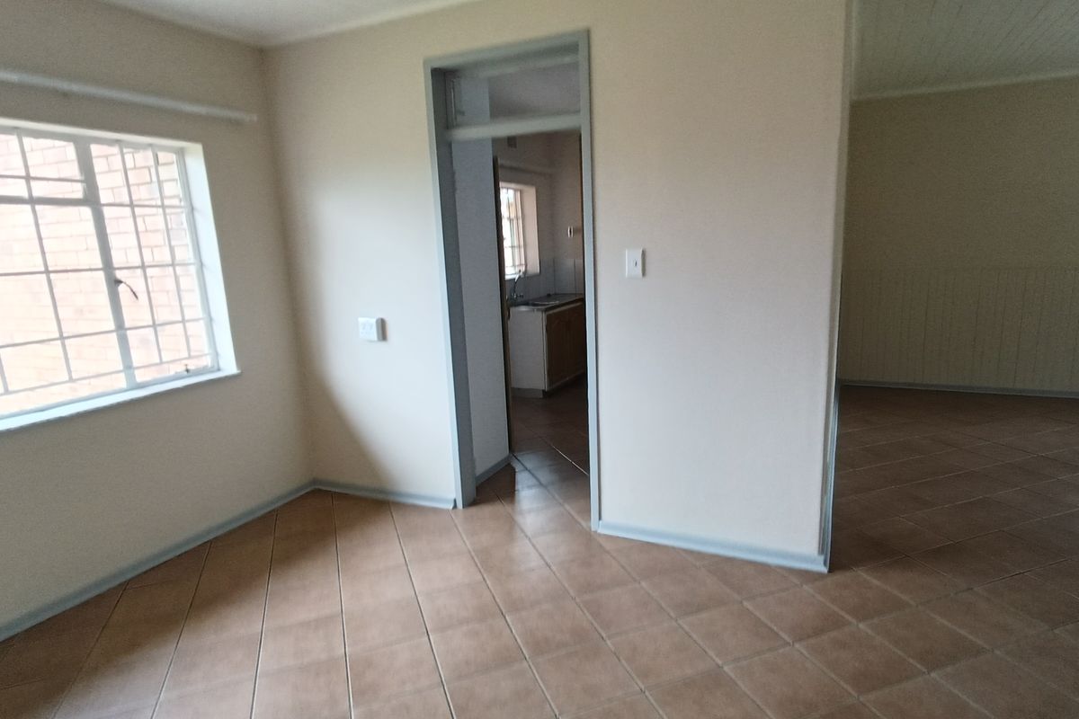 Recently renovated and ready to move in! - Photo 3