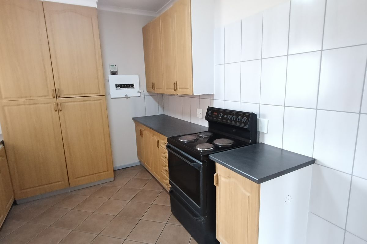 Recently renovated and ready to move in! - Photo 4