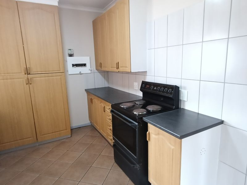 Recently renovated and ready to move in! - Photo 4