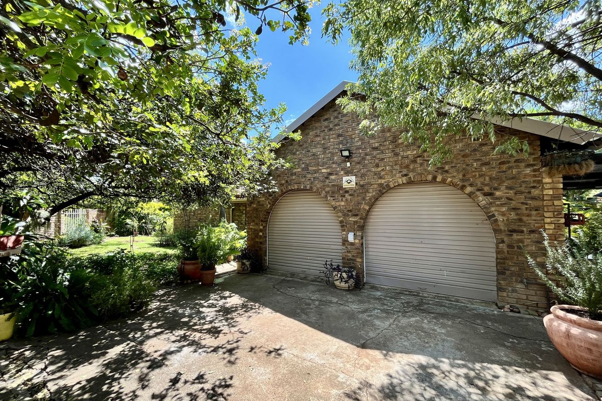 Immaculate & Picturette freestanding property for sale in Bela Bela - Photo 5