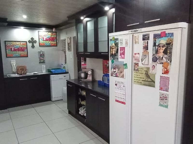 BEAUTIFUL FAMILY 4-BEDROOM HOME - Photo 6