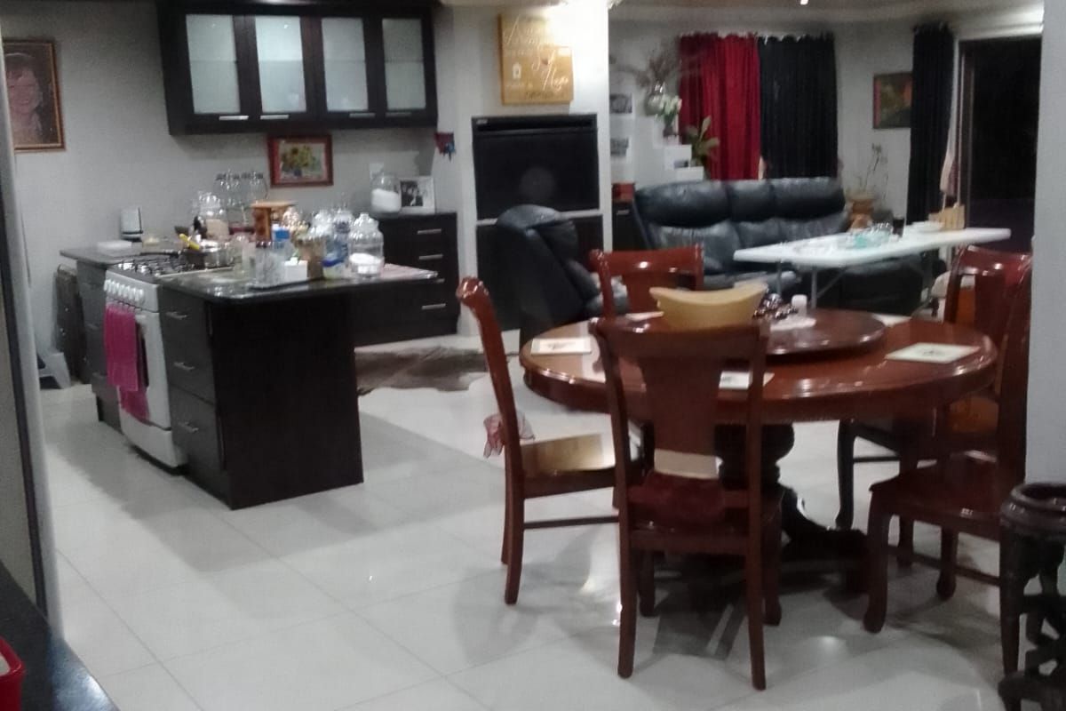 BEAUTIFUL FAMILY 4-BEDROOM HOME - Photo 3