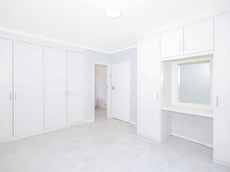 Fully renovated two bedroom, two bathroom home. - Photo 8