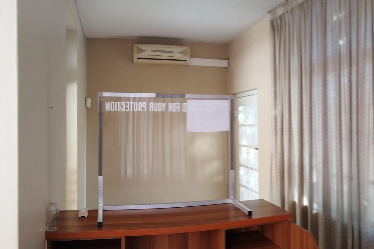 Commercial Property in Uitenhage Central – Live On-Site, Earn Rental Income from Flatlet & Office - Photo 3