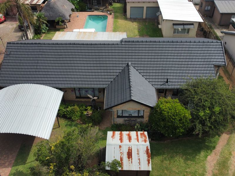 Discover a residence that masterfully balances expansive family living with high-yield investment po - Photo 5