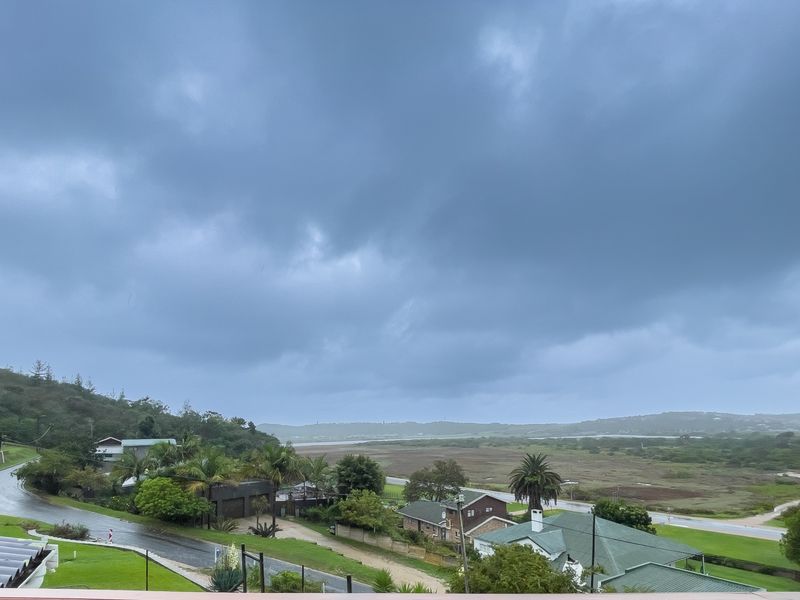 Characterful Family Home with Panoramic Groot Brak River Views - Photo 2