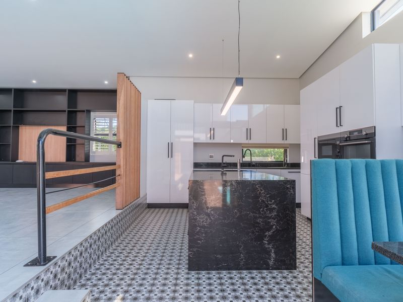 A One-of-a-Kind Family & Entertainer’s Masterpiece on the Simbithi Golf Course, Ballito - Photo 9